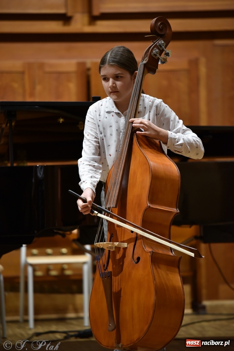 Zdjęcie w galerii na portalu naszraciborz.pl: Szkoła muzyczna zaprosiła na koncert z okazji Dnia Kobiet wiadomości z regionu