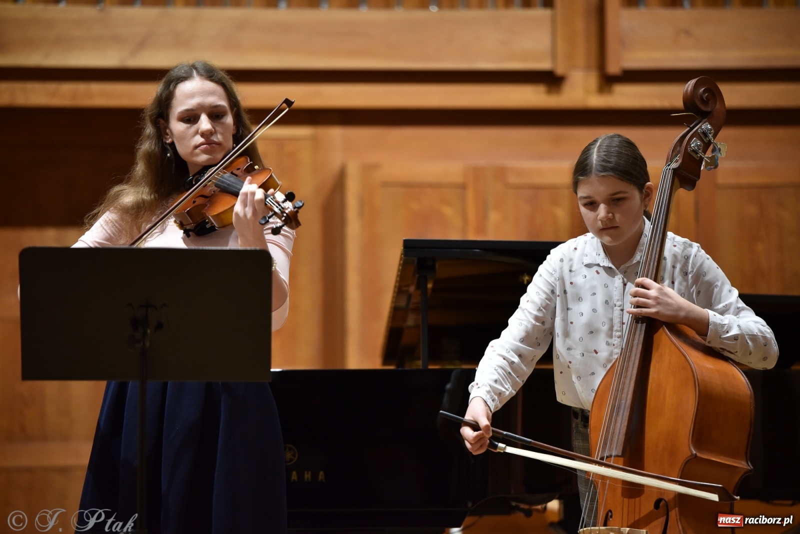 Zdjęcie w galerii na portalu naszraciborz.pl: Szkoła muzyczna zaprosiła na koncert z okazji Dnia Kobiet wiadomości z regionu