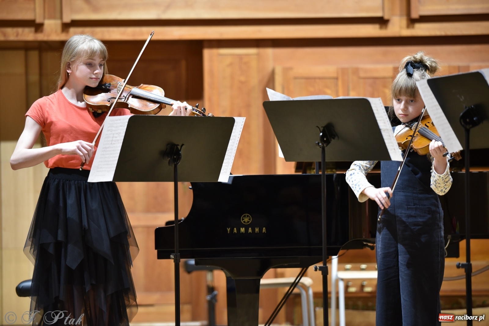 Zdjęcie w galerii na portalu naszraciborz.pl: Szkoła muzyczna zaprosiła na koncert z okazji Dnia Kobiet wiadomości z regionu