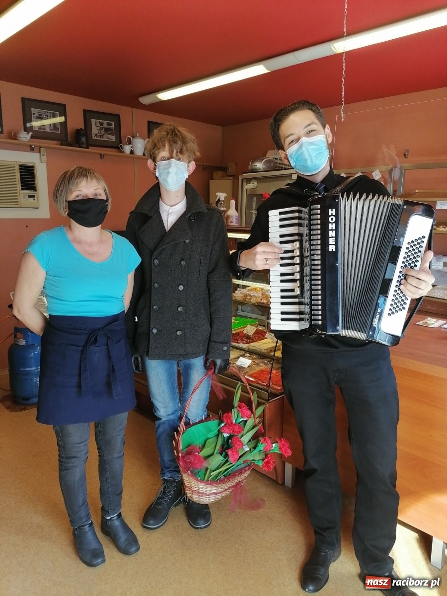 Zdjęcie w galerii na portalu naszraciborz.pl: Dzień Kobiet w Kuźni Raciborskiej wiadomości z regionu