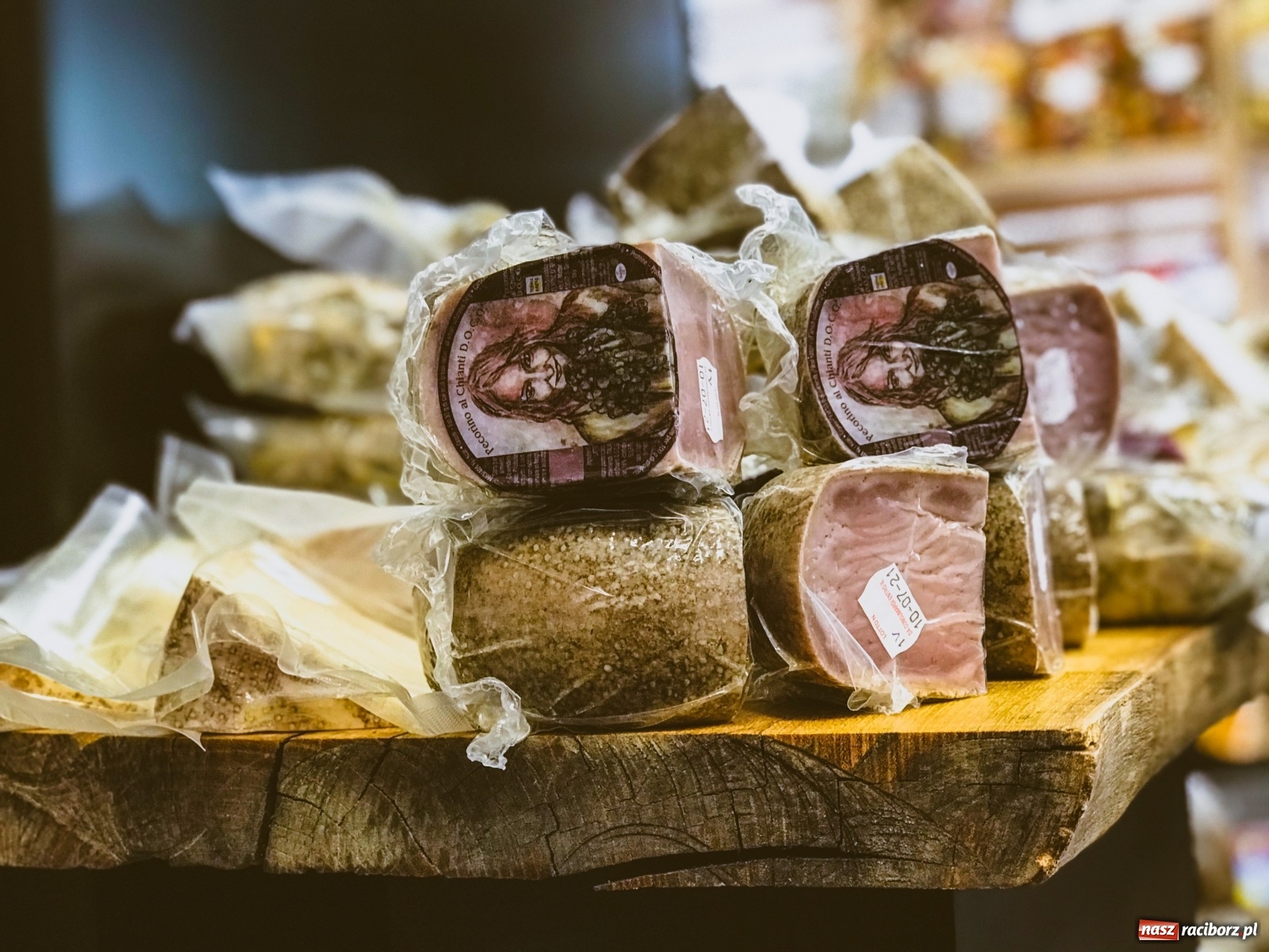 Zdjęcie w galerii na portalu naszraciborz.pl: Sery, makarony, mąka do pizzy, wielkanocne słodkości - nowości w sklepie Antonio Cadau wiadomości z regionu