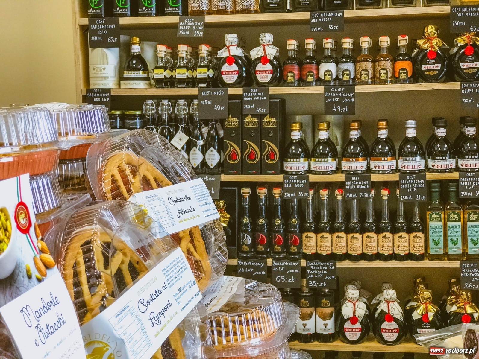 Zdjęcie w galerii na portalu naszraciborz.pl: Sery, makarony, mąka do pizzy, wielkanocne słodkości - nowości w sklepie Antonio Cadau wiadomości z regionu