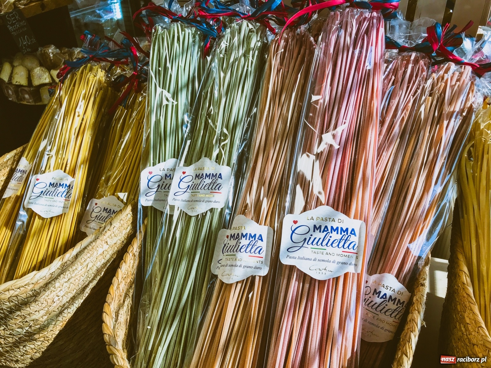 Zdjęcie w galerii na portalu naszraciborz.pl: Sery, makarony, mąka do pizzy, wielkanocne słodkości - nowości w sklepie Antonio Cadau wiadomości z regionu