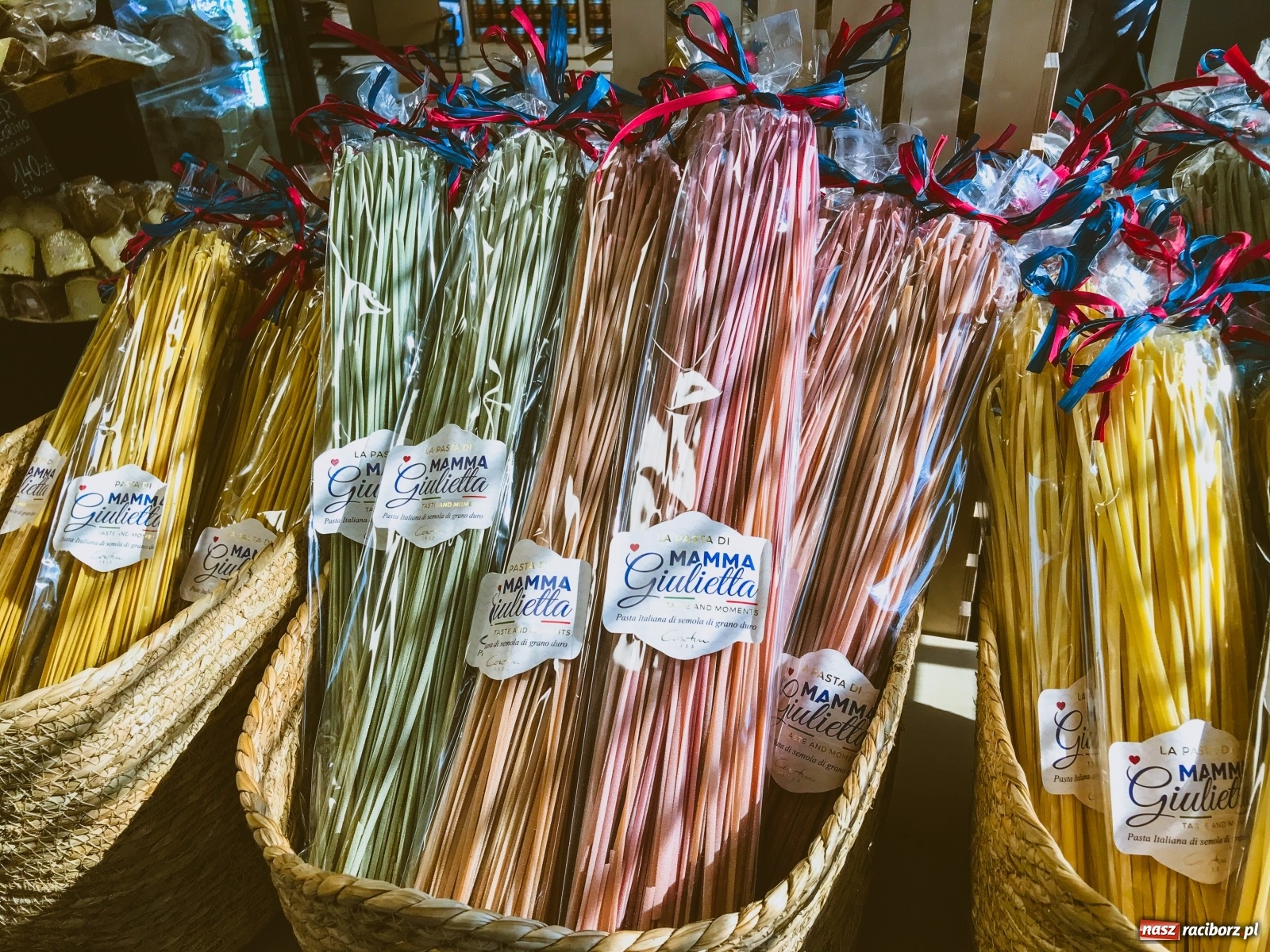 Zdjęcie w galerii na portalu naszraciborz.pl: Sery, makarony, mąka do pizzy, wielkanocne słodkości - nowości w sklepie Antonio Cadau wiadomości z regionu