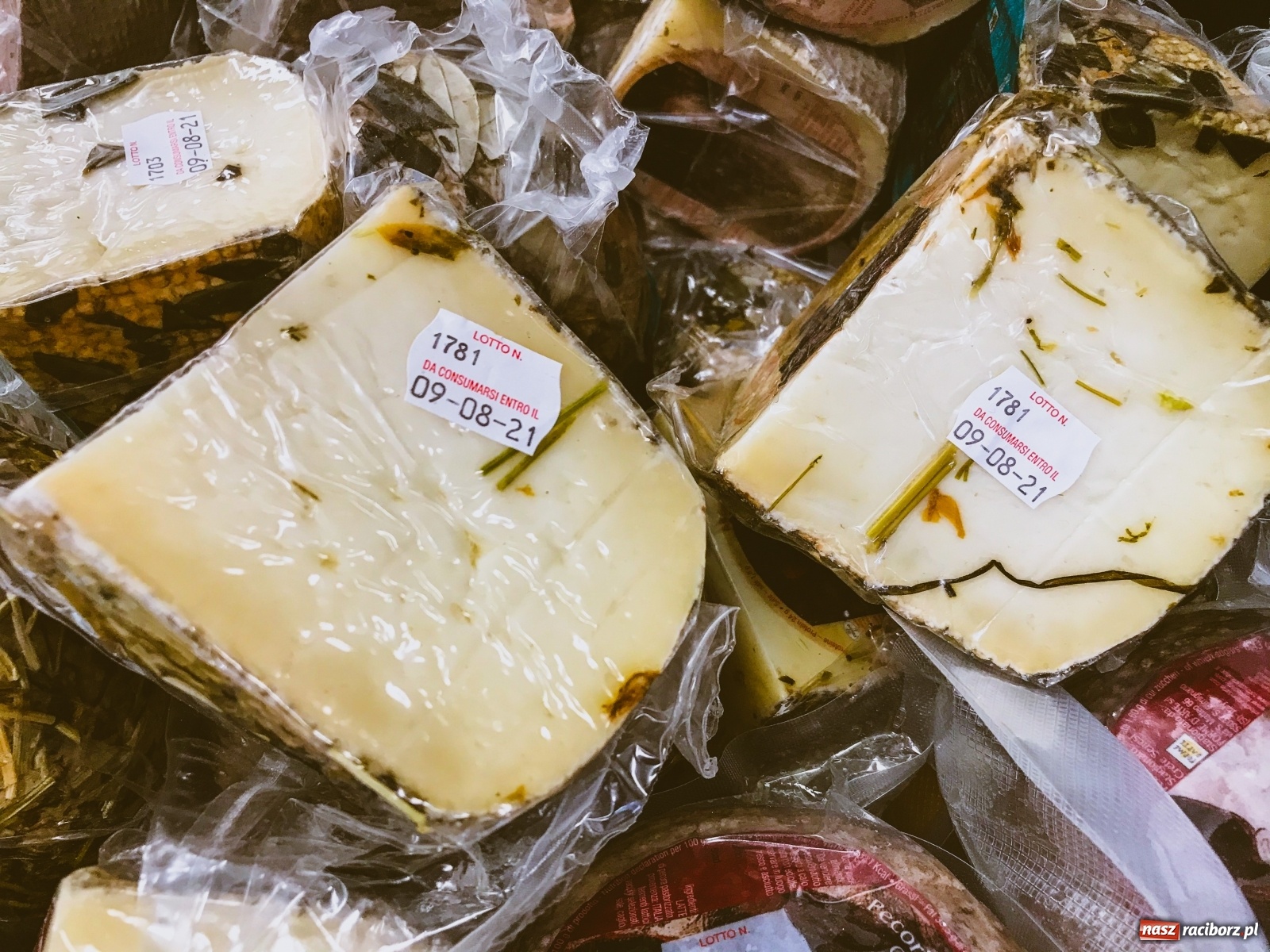 Zdjęcie w galerii na portalu naszraciborz.pl: Sery, makarony, mąka do pizzy, wielkanocne słodkości - nowości w sklepie Antonio Cadau wiadomości z regionu