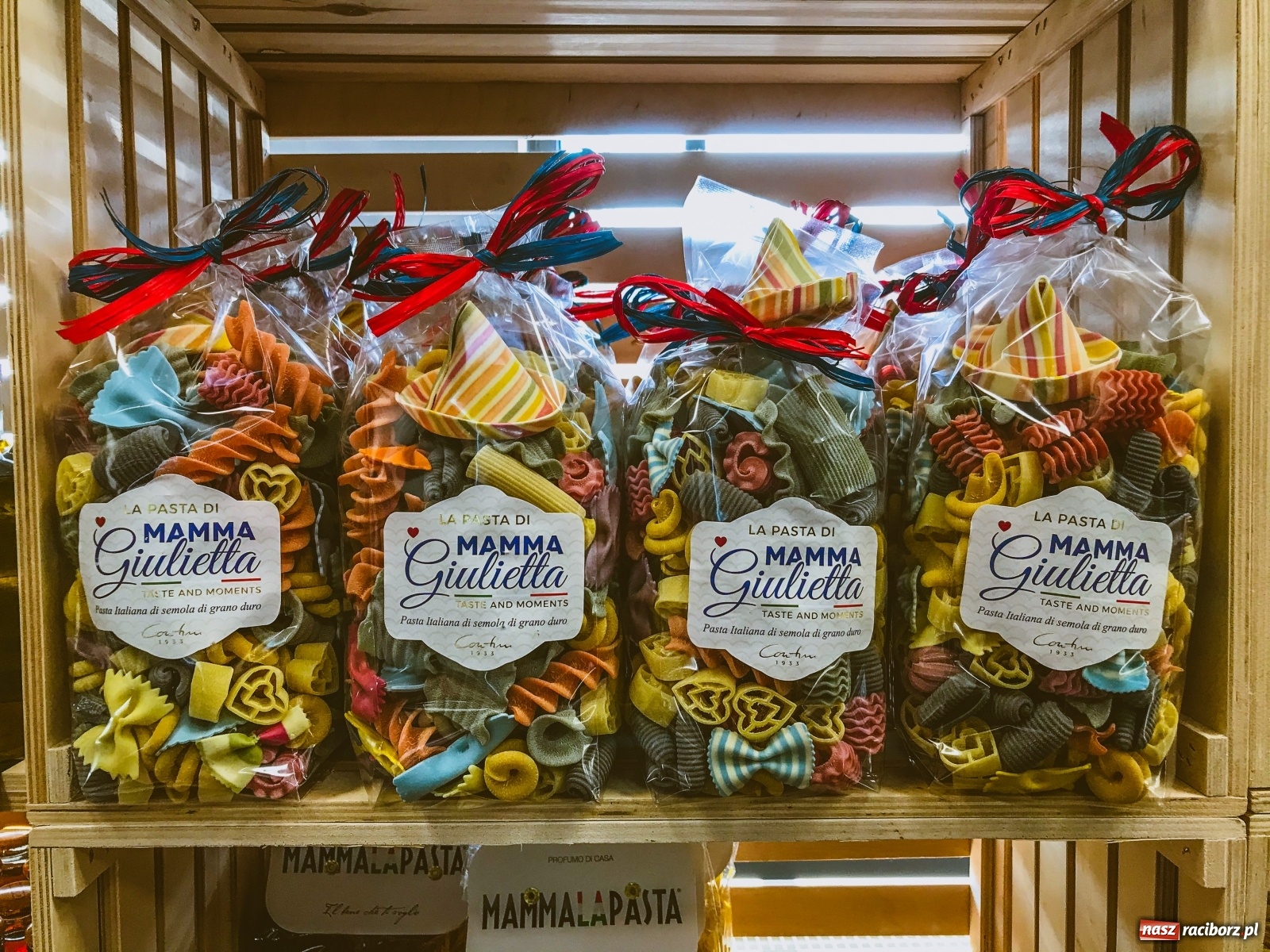 Zdjęcie w galerii na portalu naszraciborz.pl: Sery, makarony, mąka do pizzy, wielkanocne słodkości - nowości w sklepie Antonio Cadau wiadomości z regionu