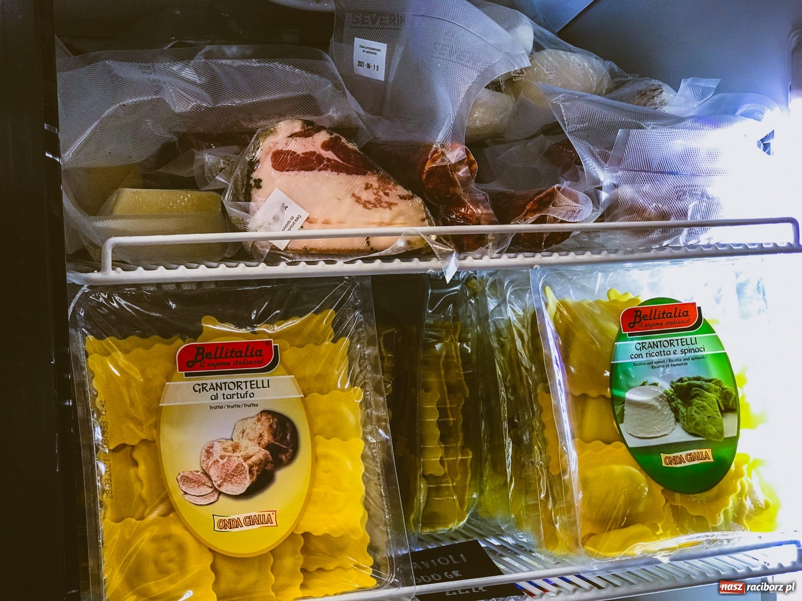 Zdjęcie w galerii na portalu naszraciborz.pl: Sery, makarony, mąka do pizzy, wielkanocne słodkości - nowości w sklepie Antonio Cadau wiadomości z regionu