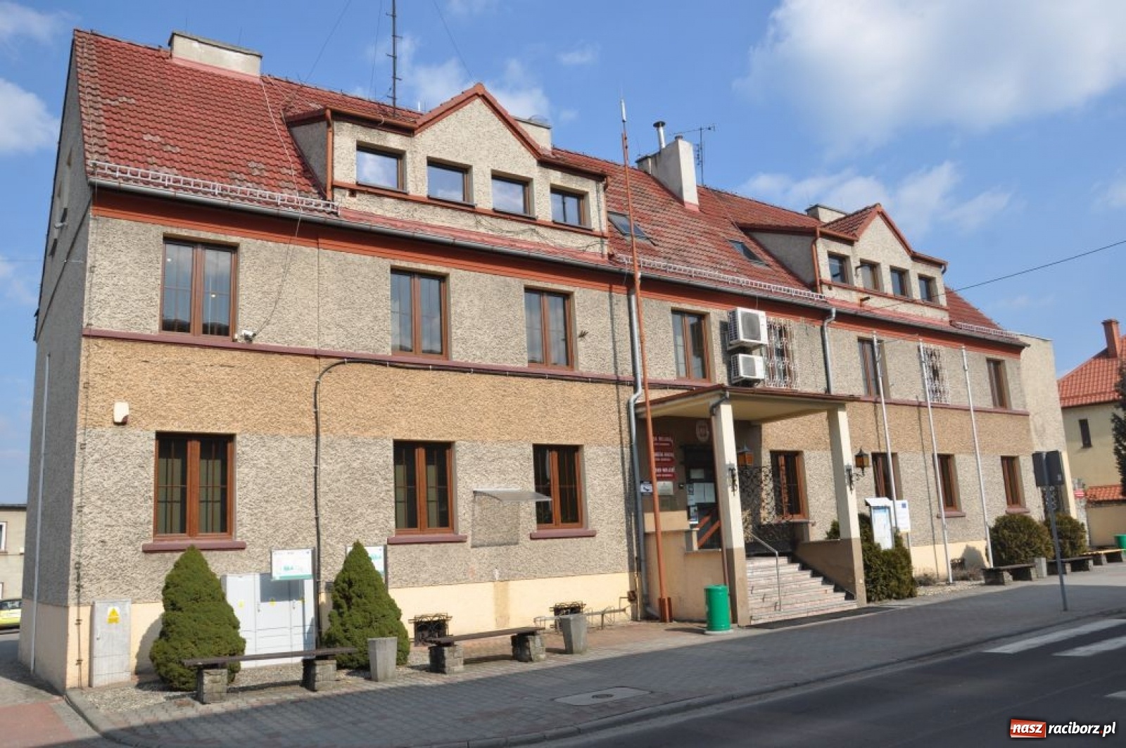 Zdjęcie w galerii na portalu naszraciborz.pl: Kuźnia Raciborska. Ruszają remonty budynków miejskich wiadomości z regionu