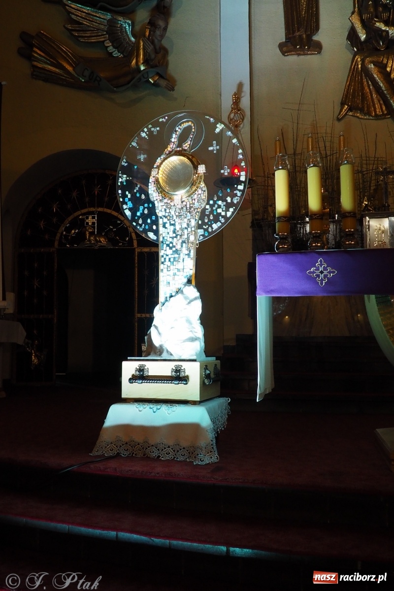 Zdjęcie w galerii na portalu naszraciborz.pl: Niezwykła monstrancja w kościele NSPJ [FOTO] wiadomości z regionu