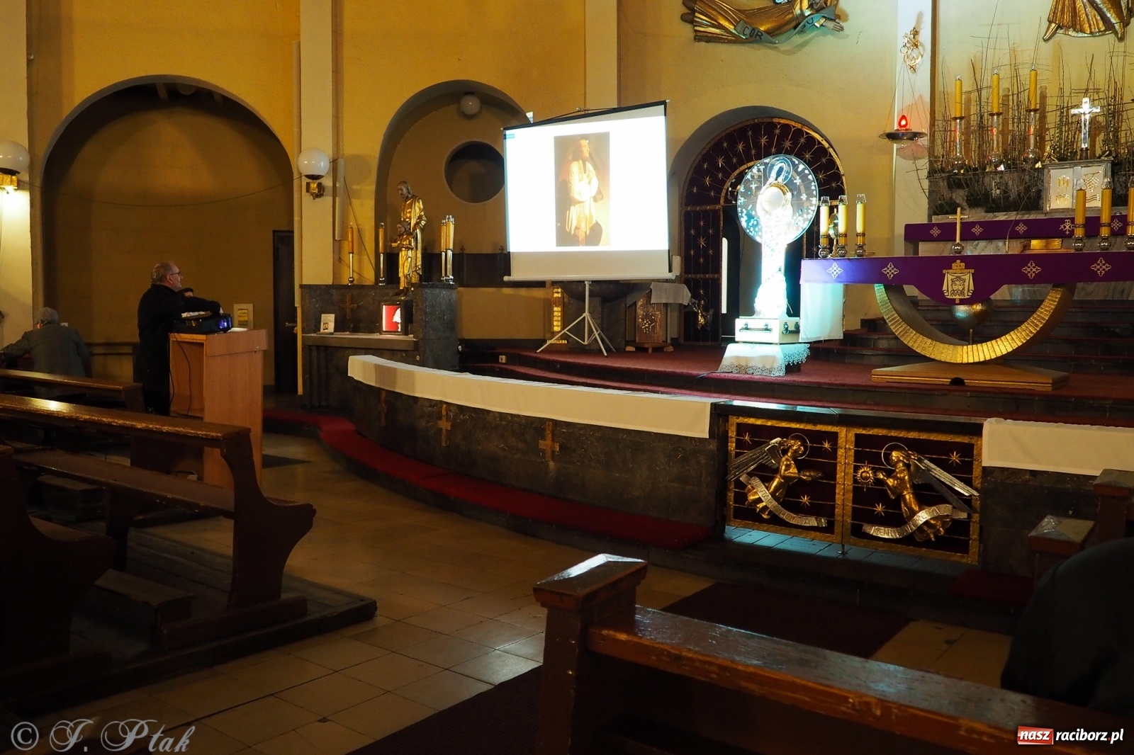 Zdjęcie w galerii na portalu naszraciborz.pl: Niezwykła monstrancja w kościele NSPJ [FOTO] wiadomości z regionu