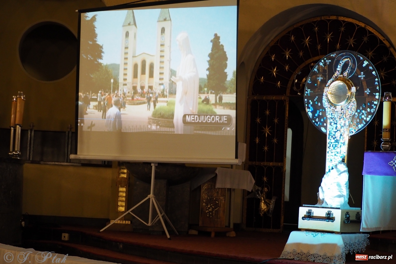 Zdjęcie w galerii na portalu naszraciborz.pl: Niezwykła monstrancja w kościele NSPJ [FOTO] wiadomości z regionu