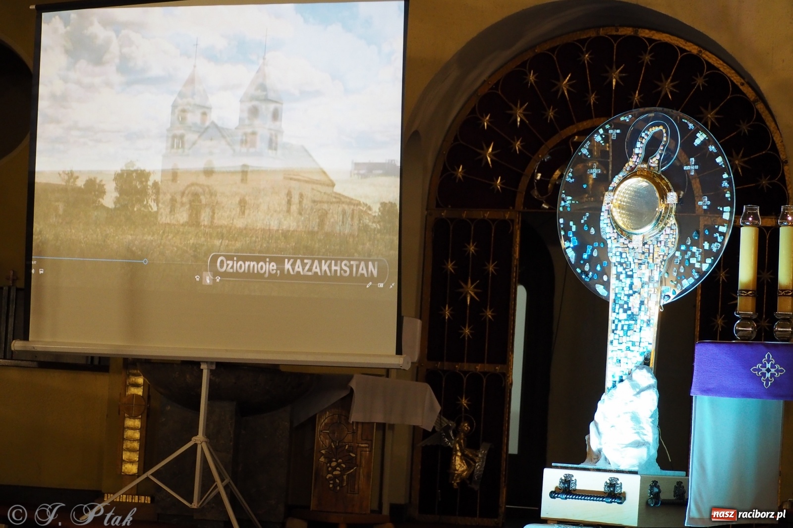 Zdjęcie w galerii na portalu naszraciborz.pl: Niezwykła monstrancja w kościele NSPJ [FOTO] wiadomości z regionu