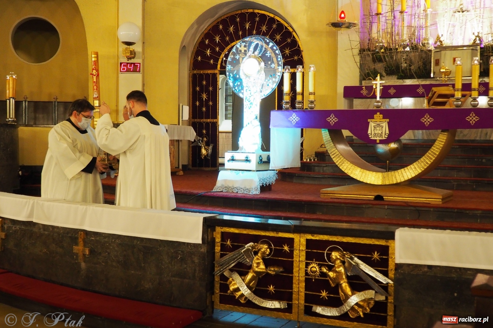Zdjęcie w galerii na portalu naszraciborz.pl: Niezwykła monstrancja w kościele NSPJ [FOTO] wiadomości z regionu