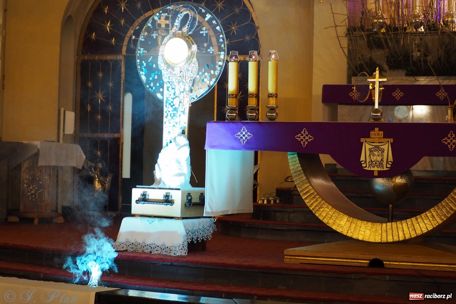 Zdjęcie w galerii na portalu naszraciborz.pl: Niezwykła monstrancja w kościele NSPJ [FOTO] wiadomości z regionu