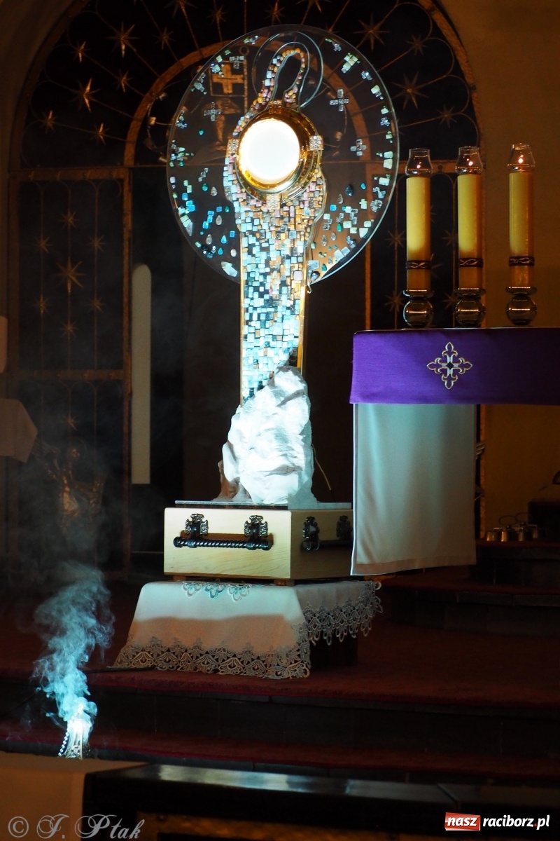 Zdjęcie w galerii na portalu naszraciborz.pl: Niezwykła monstrancja w kościele NSPJ [FOTO] wiadomości z regionu
