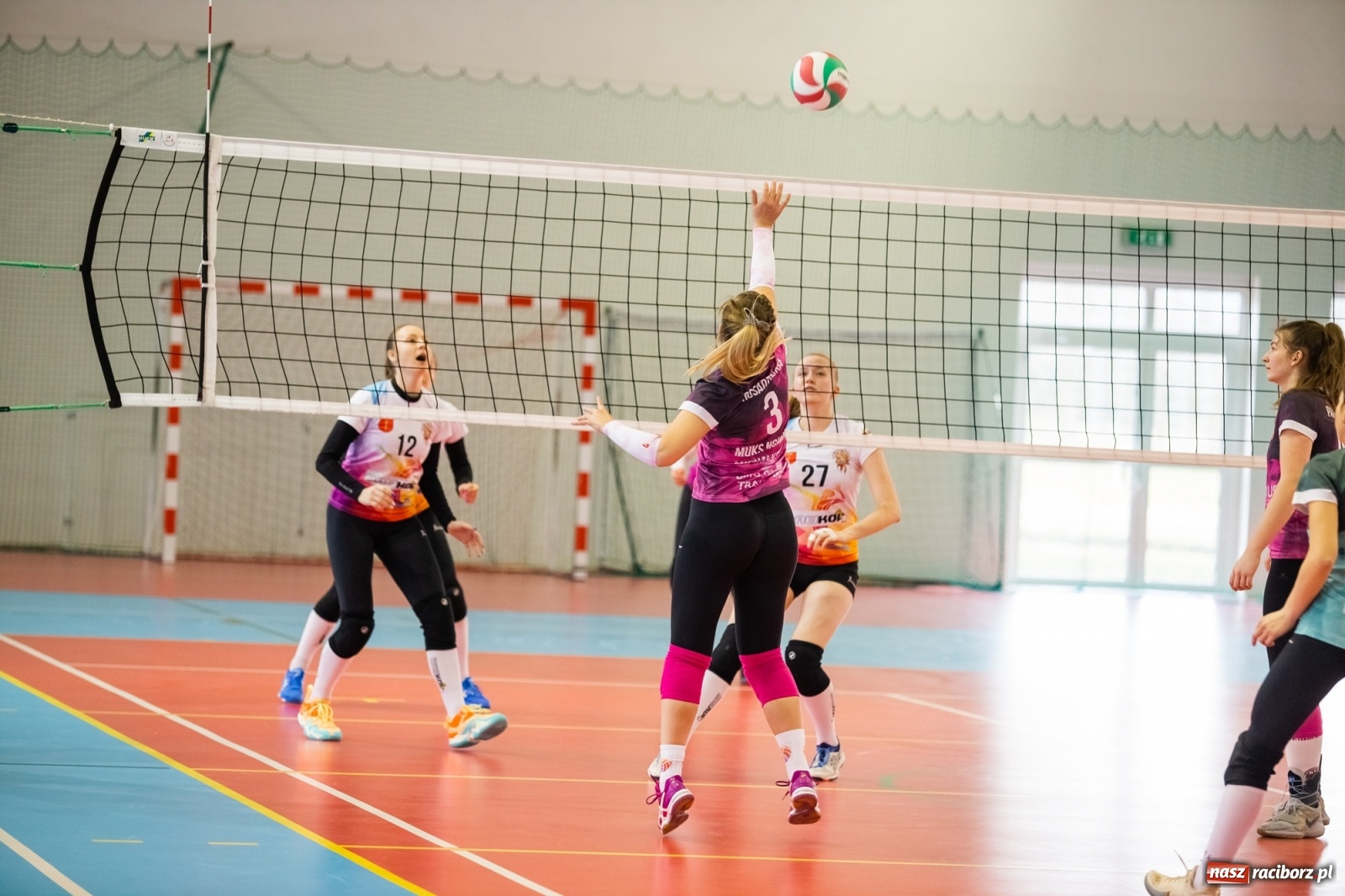 Zdjęcie w galerii na portalu naszraciborz.pl: Siatkówka. Wyrównany bój Krzanowic z Michałkowicami [FOTO] wiadomości z regionu