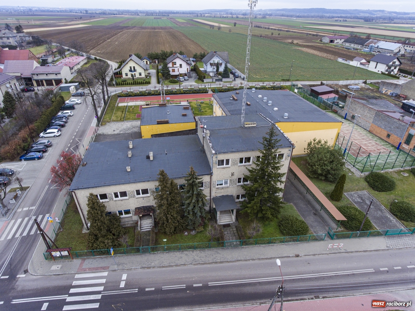 Zdjęcie w galerii na portalu naszraciborz.pl: Szkoła w Bieńkowicach przejdzie termomodernizację wiadomości z regionu