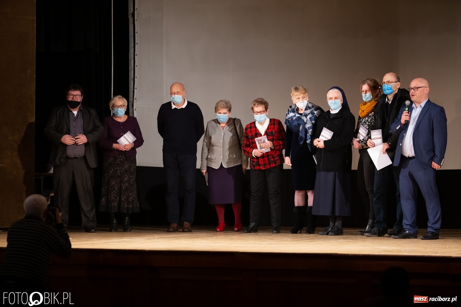 Zdjęcie w galerii na portalu naszraciborz.pl: In Memoriam. Szczypiński i Mitręga udostępnili nowy film w YouTube wiadomości z regionu