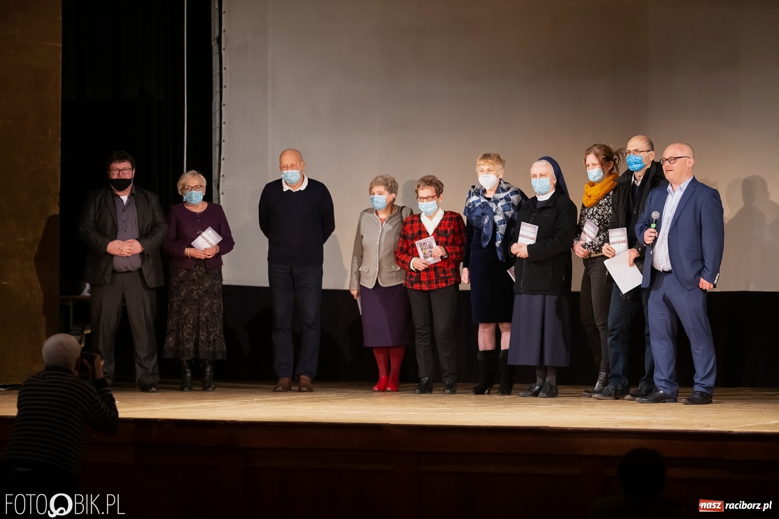 Zdjęcie w galerii na portalu naszraciborz.pl: In Memoriam. Szczypiński i Mitręga udostępnili nowy film w YouTube wiadomości z regionu