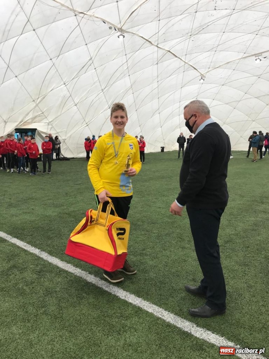 Zdjęcie w galerii na portalu naszraciborz.pl: Trampkarze Unii z wygraną w Głuchołazach wiadomości z regionu