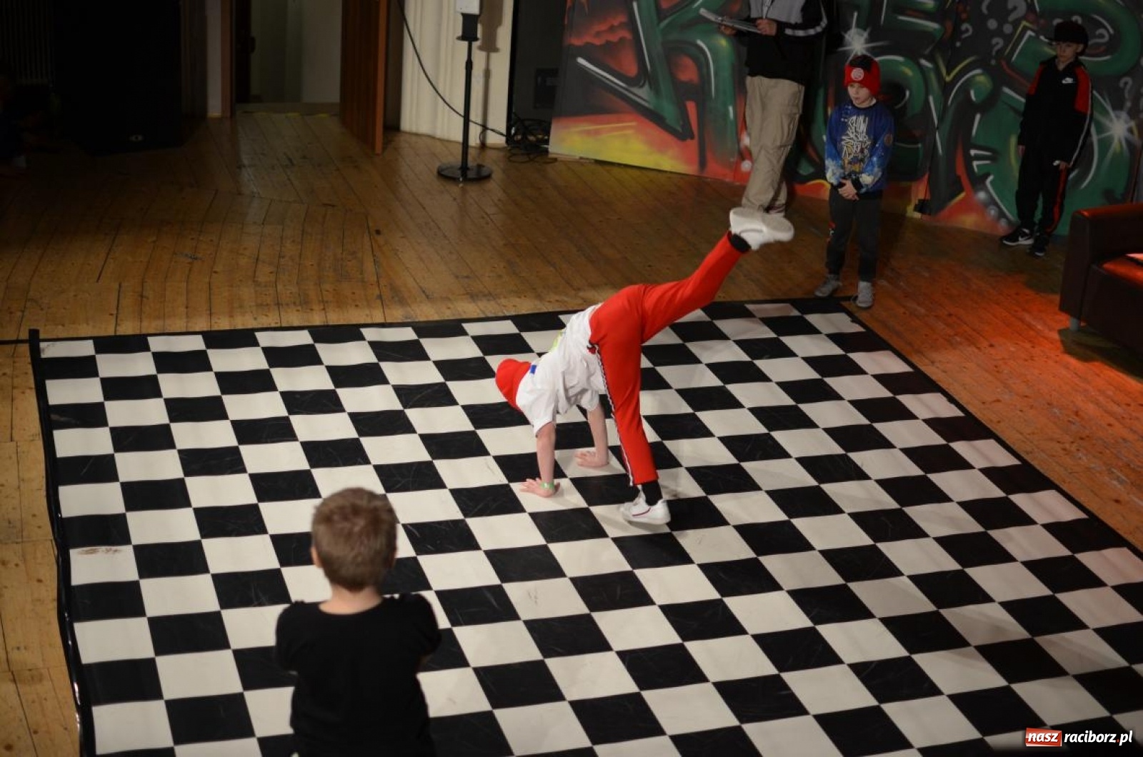 Zdjęcie w galerii na portalu naszraciborz.pl: Blisko stu uczestników BREAK THE TASK w Raciborzu wiadomości z regionu