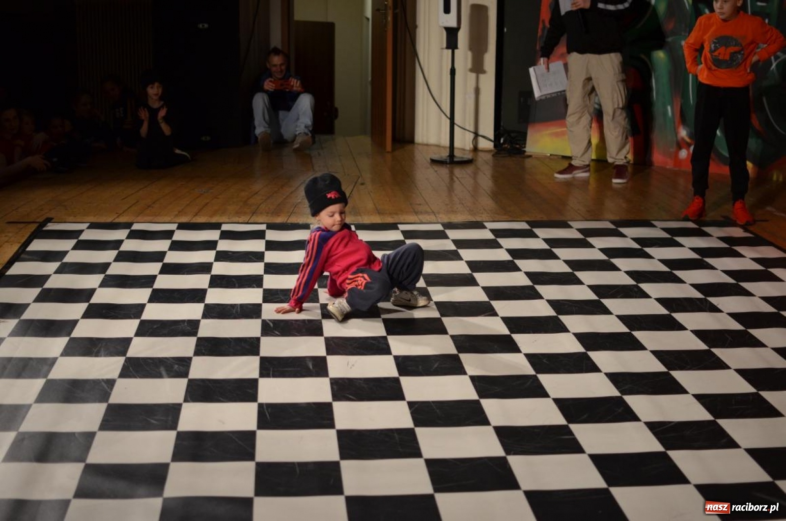 Zdjęcie w galerii na portalu naszraciborz.pl: Blisko stu uczestników BREAK THE TASK w Raciborzu wiadomości z regionu