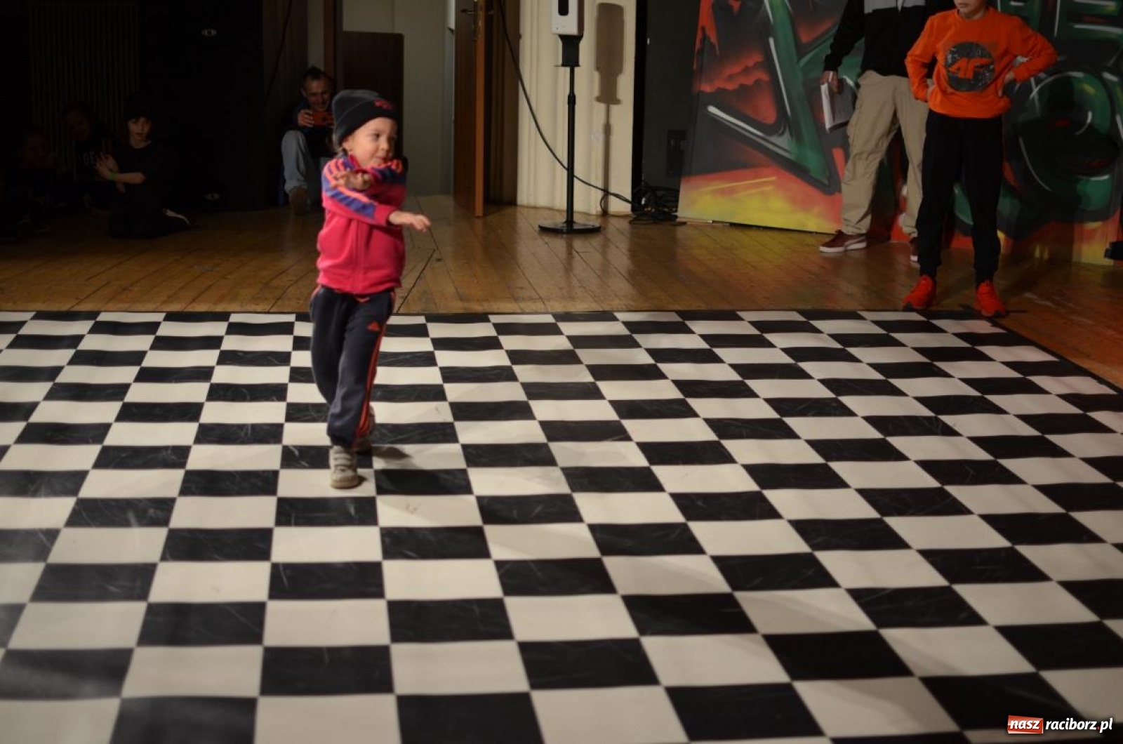 Zdjęcie w galerii na portalu naszraciborz.pl: Blisko stu uczestników BREAK THE TASK w Raciborzu wiadomości z regionu