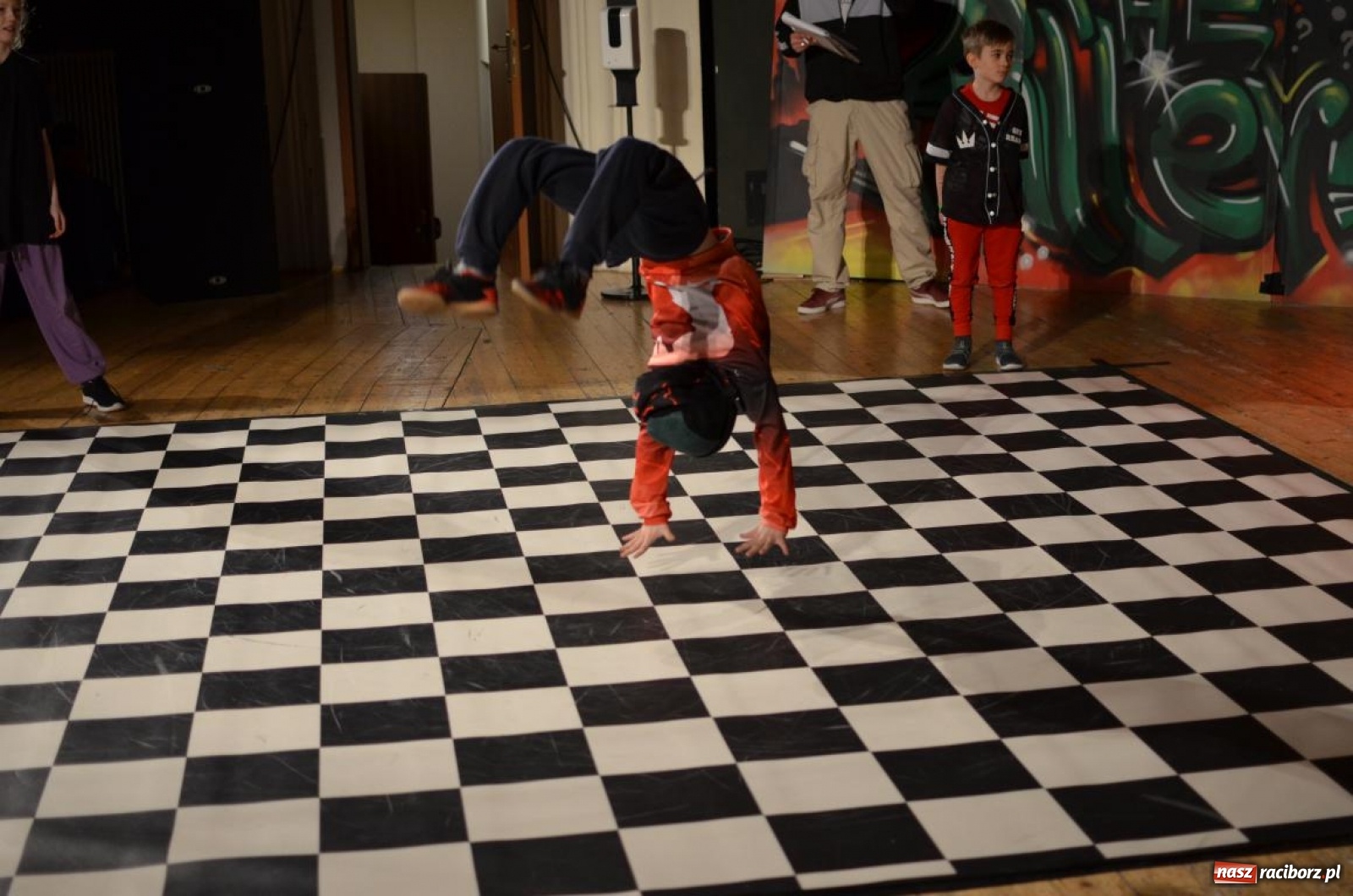 Zdjęcie w galerii na portalu naszraciborz.pl: Blisko stu uczestników BREAK THE TASK w Raciborzu wiadomości z regionu