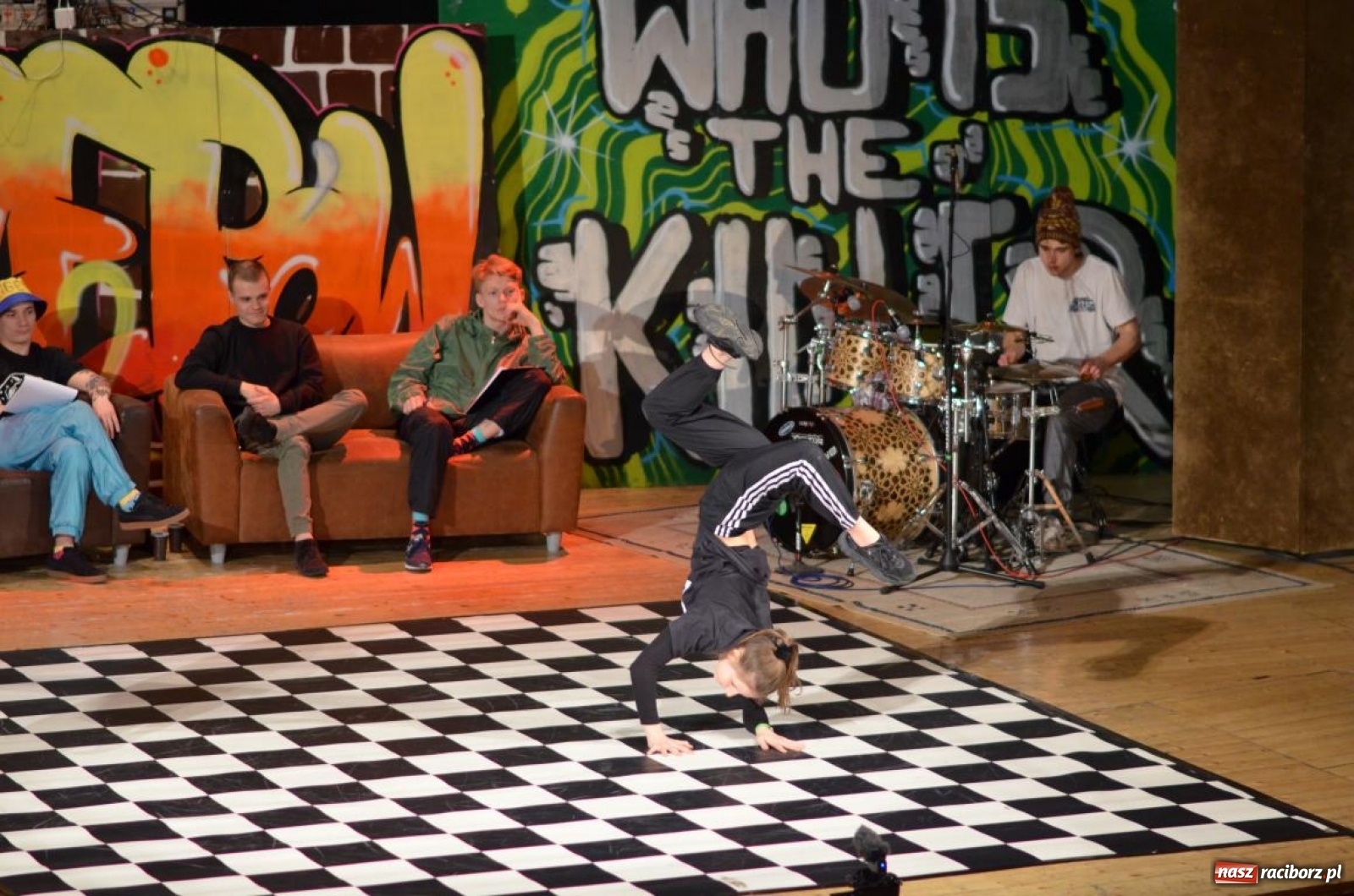 Zdjęcie w galerii na portalu naszraciborz.pl: Blisko stu uczestników BREAK THE TASK w Raciborzu wiadomości z regionu