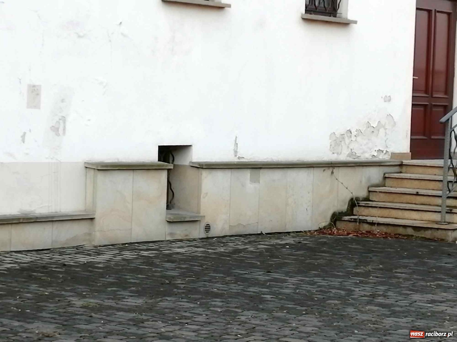 Zdjęcie w galerii na portalu naszraciborz.pl: Czytelnik alarmuje. Zamek wymaga kosztownych napraw wiadomości z regionu