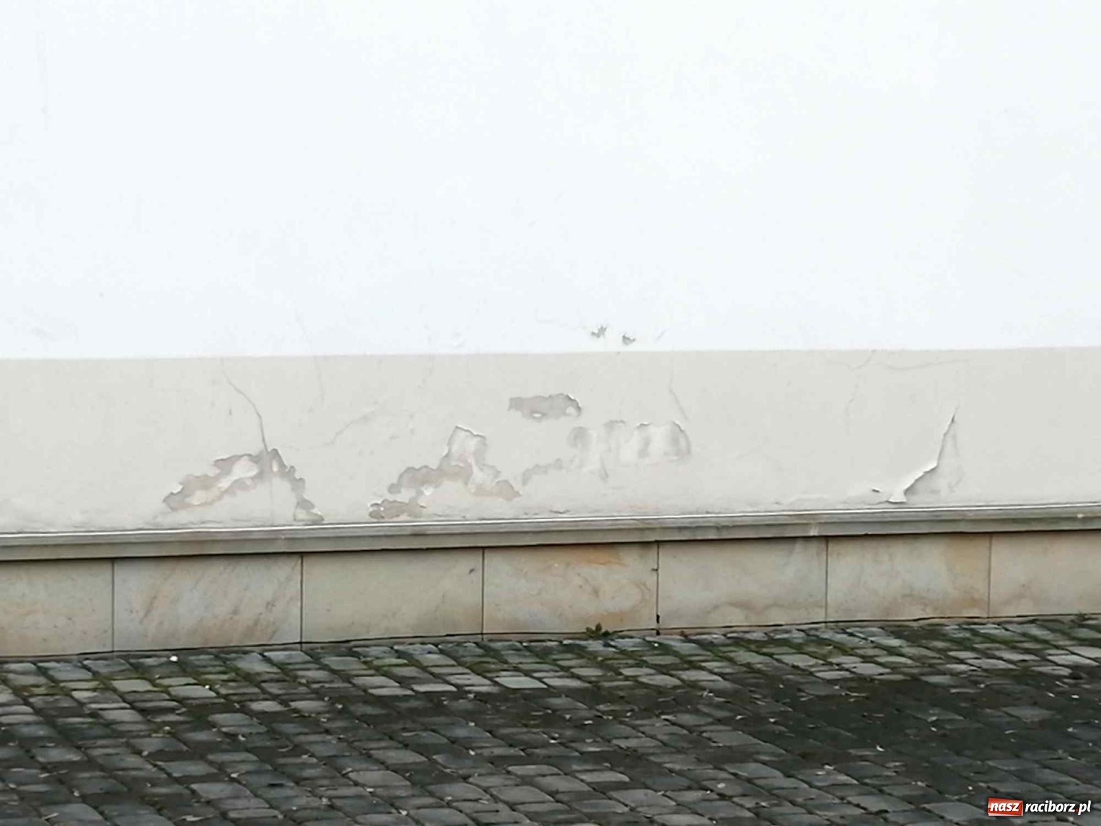 Zdjęcie w galerii na portalu naszraciborz.pl: Czytelnik alarmuje. Zamek wymaga kosztownych napraw wiadomości z regionu