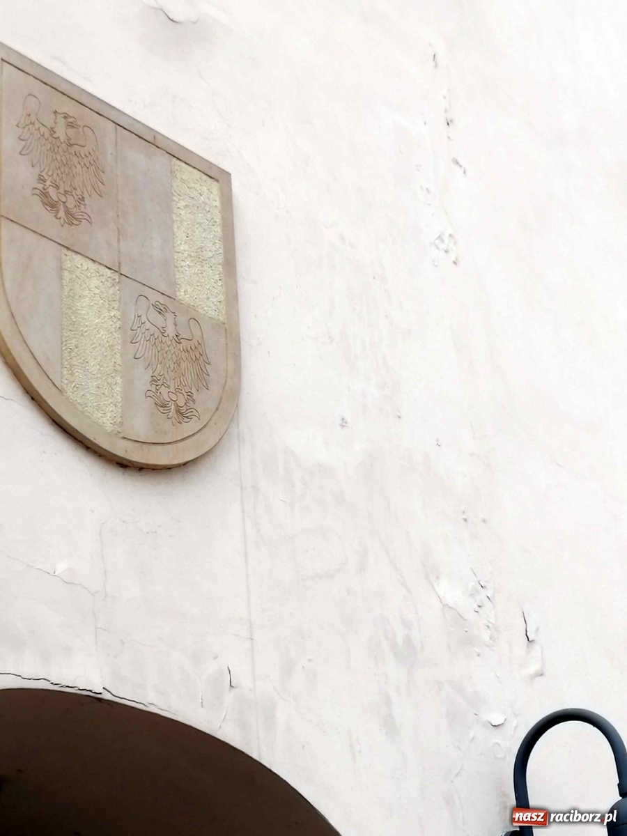 Zdjęcie w galerii na portalu naszraciborz.pl: Czytelnik alarmuje. Zamek wymaga kosztownych napraw wiadomości z regionu