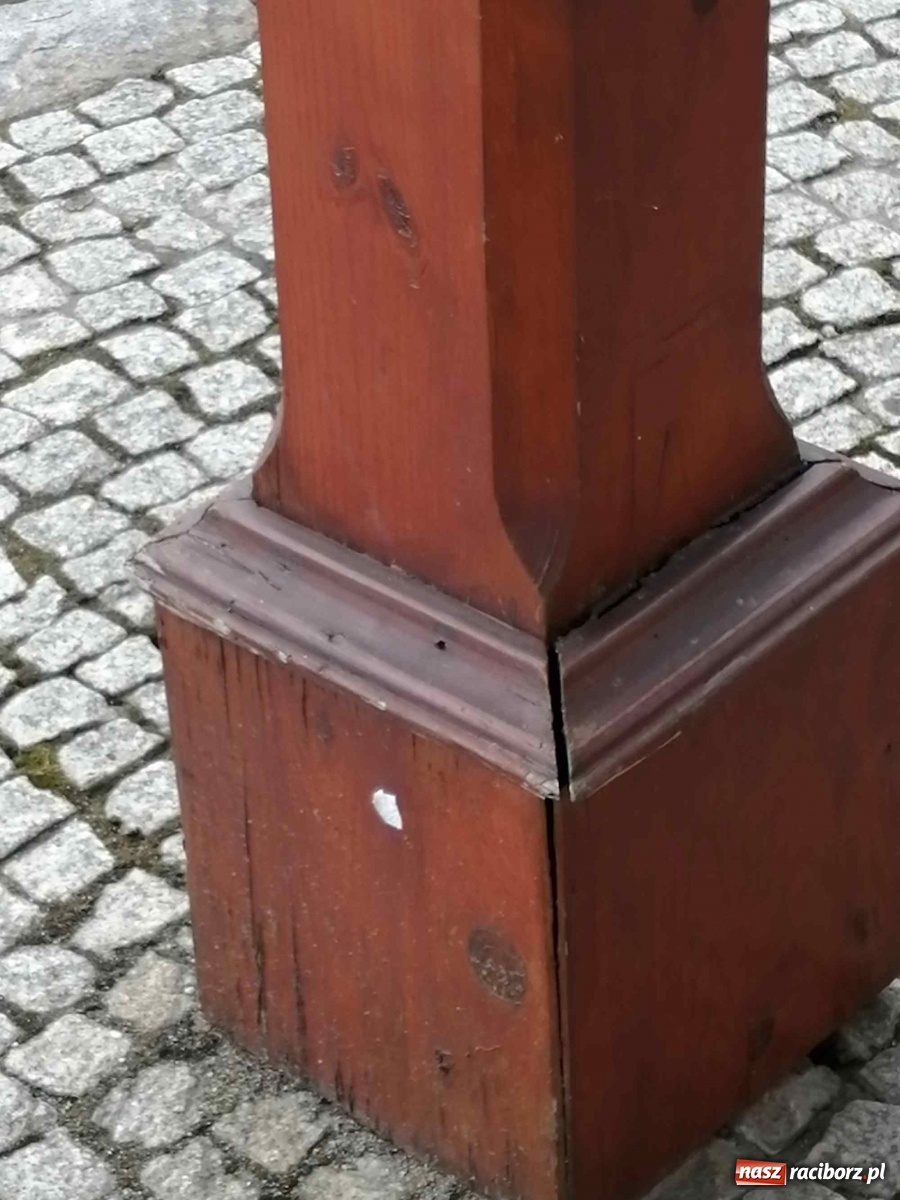 Zdjęcie w galerii na portalu naszraciborz.pl: Czytelnik alarmuje. Zamek wymaga kosztownych napraw wiadomości z regionu