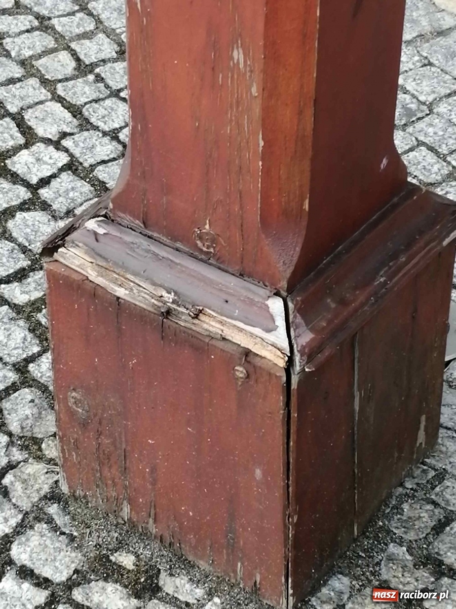 Zdjęcie w galerii na portalu naszraciborz.pl: Czytelnik alarmuje. Zamek wymaga kosztownych napraw wiadomości z regionu