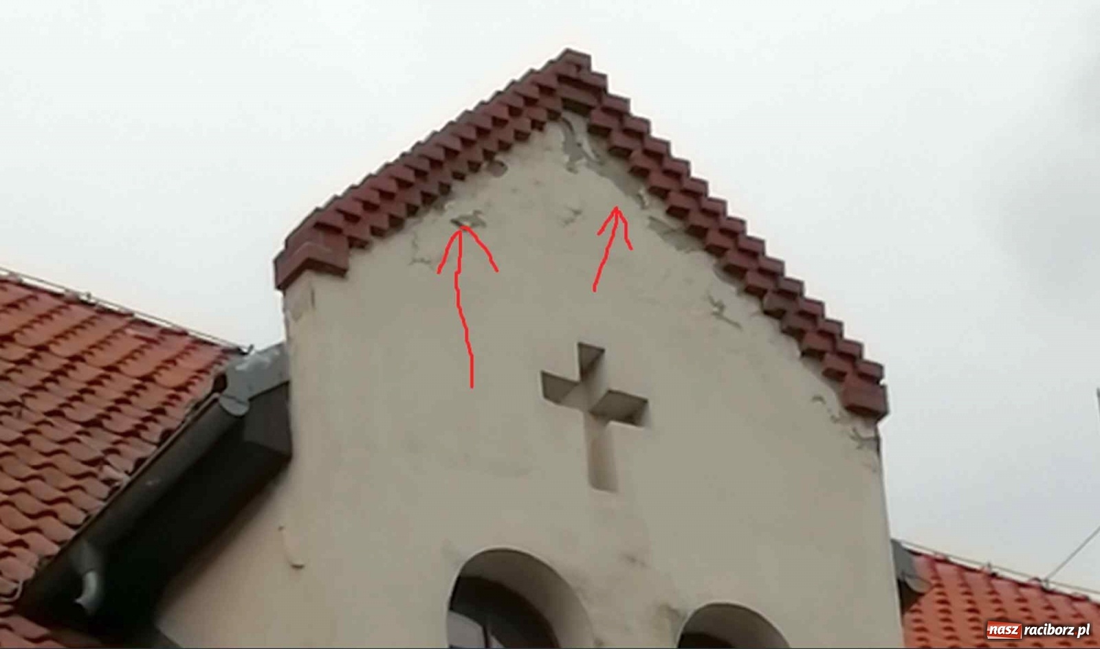 Zdjęcie w galerii na portalu naszraciborz.pl: Czytelnik alarmuje. Zamek wymaga kosztownych napraw wiadomości z regionu