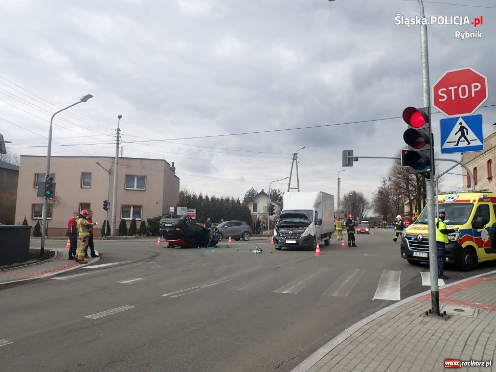 Zdjęcie w galerii na portalu naszraciborz.pl: Dachowanie citroena w Lyskach [FOTO] wiadomości z regionu