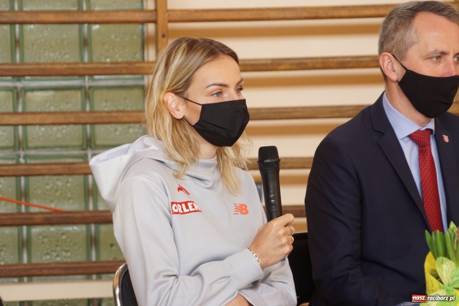 Zdjęcie w galerii na portalu naszraciborz.pl: Halowa wicemistrzyni Europy z wizytą w SP 15 wiadomości z regionu