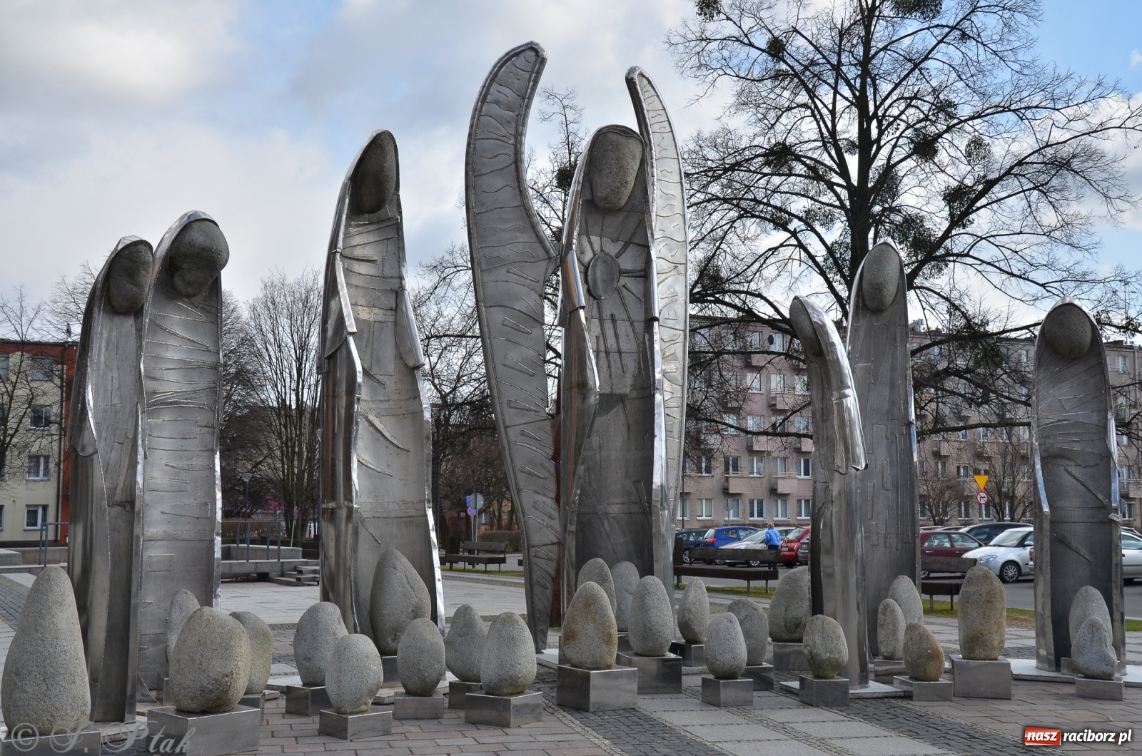Zdjęcie w galerii na portalu naszraciborz.pl: Ratusz odpowiada na pytanie o koszty klownów i aniołów wiadomości z regionu