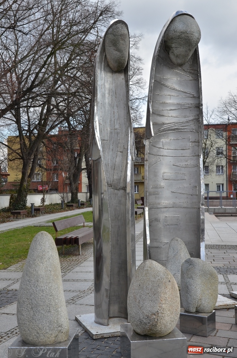 Zdjęcie w galerii na portalu naszraciborz.pl: Ratusz odpowiada na pytanie o koszty klownów i aniołów wiadomości z regionu