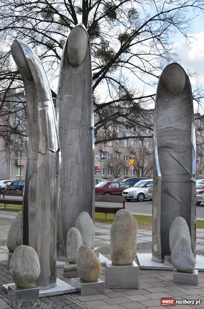 Zdjęcie w galerii na portalu naszraciborz.pl: Ratusz odpowiada na pytanie o koszty klownów i aniołów wiadomości z regionu