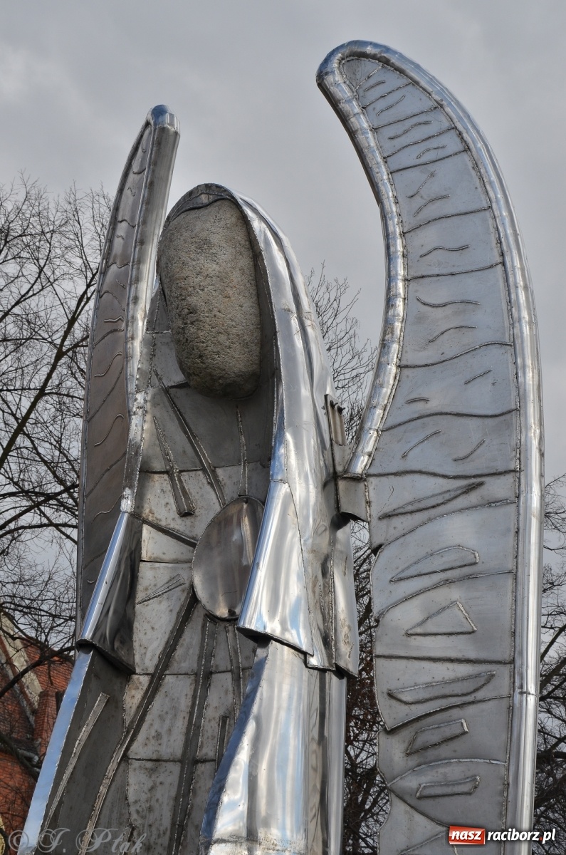 Zdjęcie w galerii na portalu naszraciborz.pl: Ratusz odpowiada na pytanie o koszty klownów i aniołów wiadomości z regionu