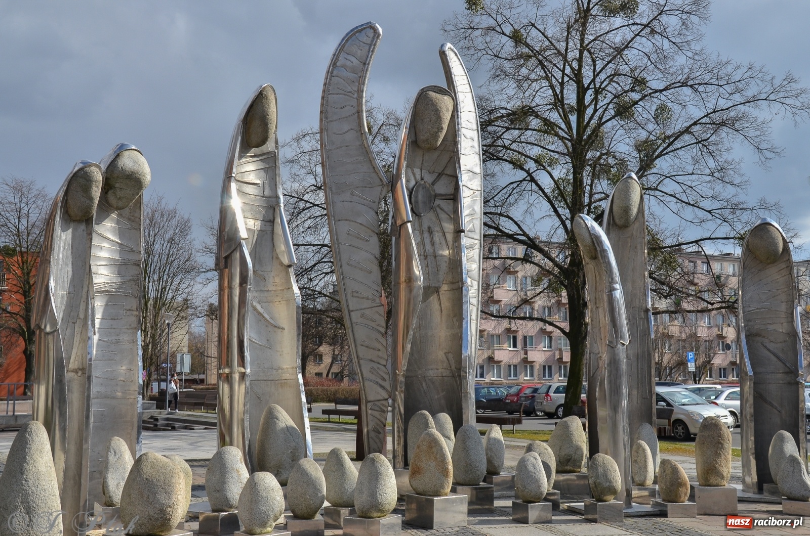 Zdjęcie w galerii na portalu naszraciborz.pl: Ratusz odpowiada na pytanie o koszty klownów i aniołów wiadomości z regionu