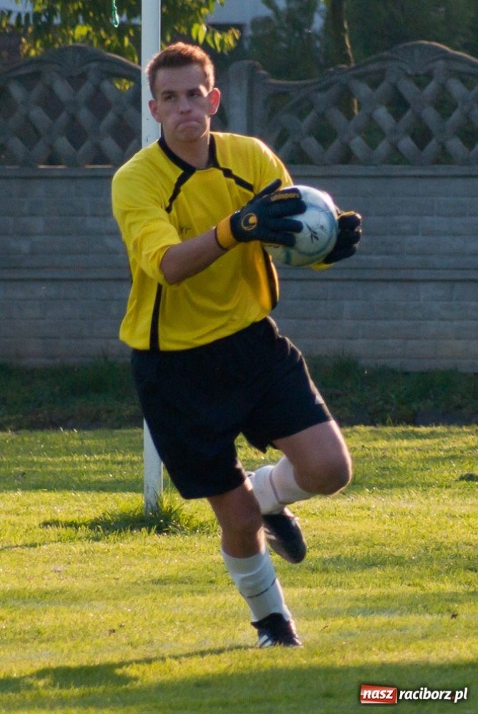 Zdjęcie w galerii na portalu naszraciborz.pl: Tworków nie złamał kuźniańskiej Stali wiadomości z regionu