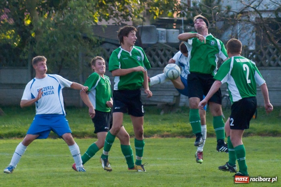 Zdjęcie w galerii na portalu naszraciborz.pl: Tworków nie złamał kuźniańskiej Stali wiadomości z regionu