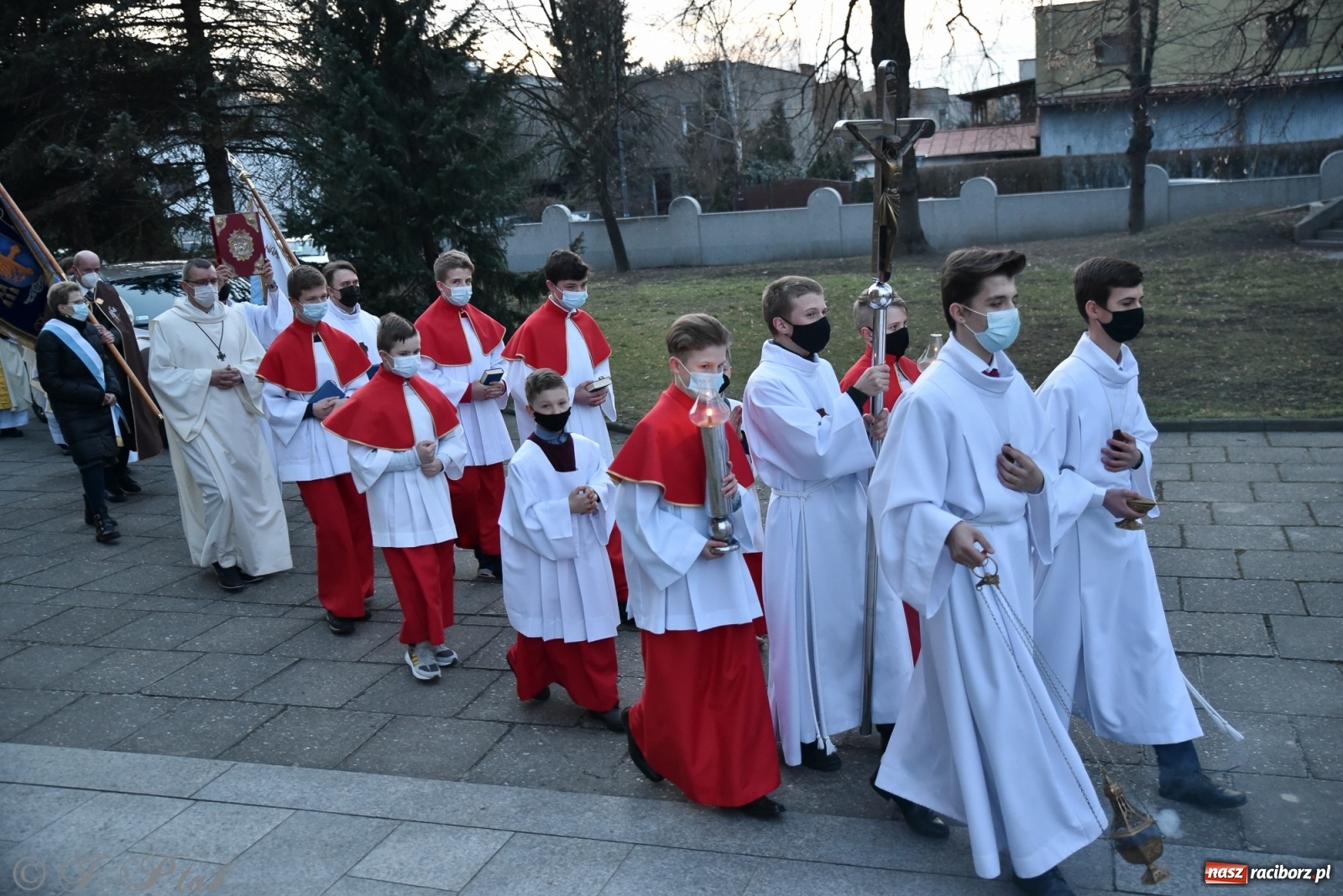 Zdjęcie w galerii na portalu naszraciborz.pl: Inauguracja wieczystej adoracji w kościele NSPJ w Raciborzu [WIDEOREPORTAŻ] wiadomości z regionu