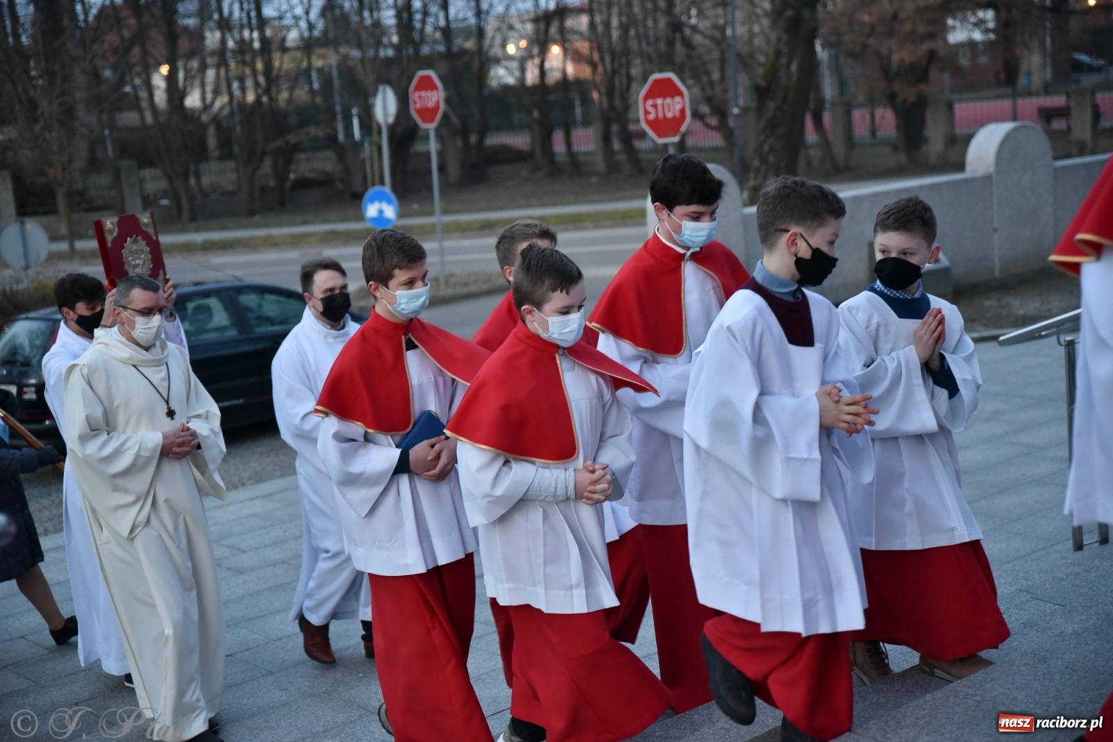 Zdjęcie w galerii na portalu naszraciborz.pl: Inauguracja wieczystej adoracji w kościele NSPJ w Raciborzu [WIDEOREPORTAŻ] wiadomości z regionu