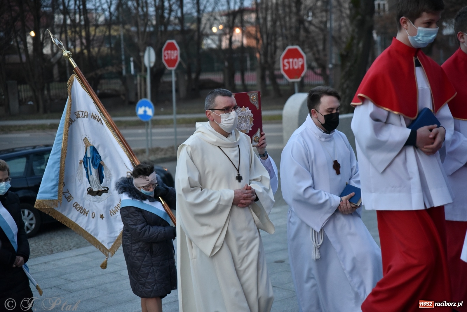 Zdjęcie w galerii na portalu naszraciborz.pl: Inauguracja wieczystej adoracji w kościele NSPJ w Raciborzu [WIDEOREPORTAŻ] wiadomości z regionu