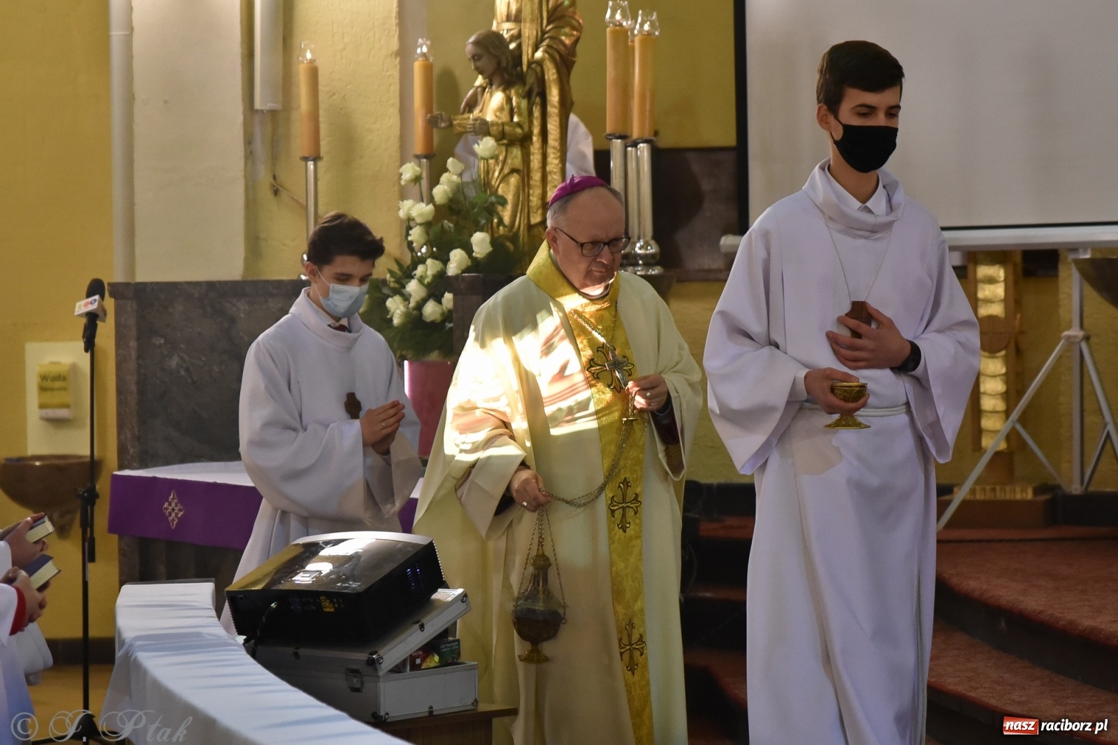 Zdjęcie w galerii na portalu naszraciborz.pl: Inauguracja wieczystej adoracji w kościele NSPJ w Raciborzu [WIDEOREPORTAŻ] wiadomości z regionu