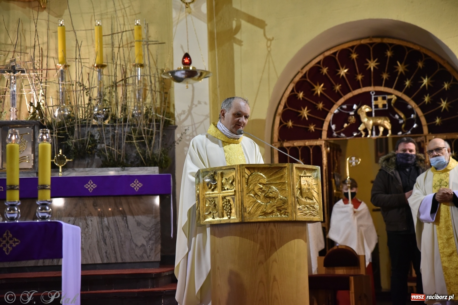 Zdjęcie w galerii na portalu naszraciborz.pl: Inauguracja wieczystej adoracji w kościele NSPJ w Raciborzu [WIDEOREPORTAŻ] wiadomości z regionu