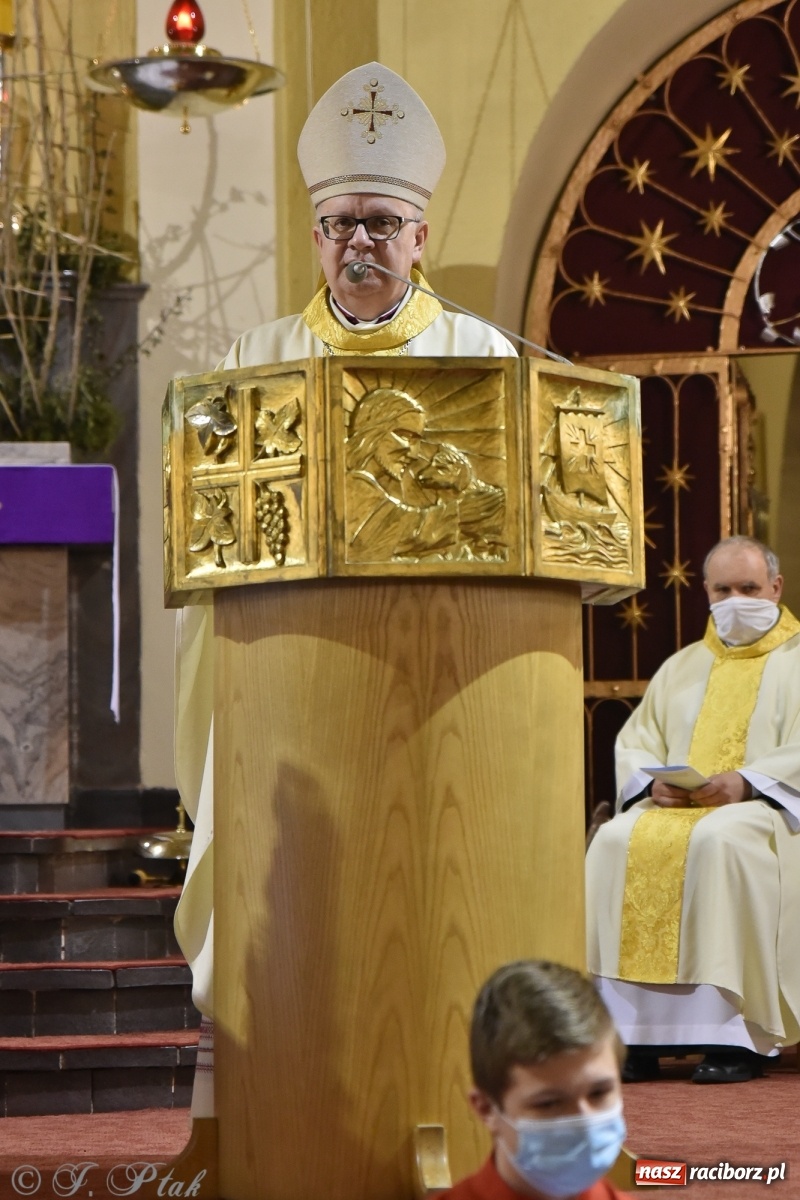 Zdjęcie w galerii na portalu naszraciborz.pl: Inauguracja wieczystej adoracji w kościele NSPJ w Raciborzu [WIDEOREPORTAŻ] wiadomości z regionu